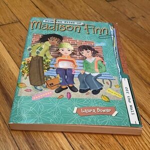 Madison Finn Book by Laura Dower Off The Wall book 15 of 23 (kids)